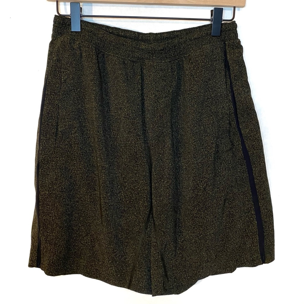 Lululemon Men's Running Shorts Green and Black